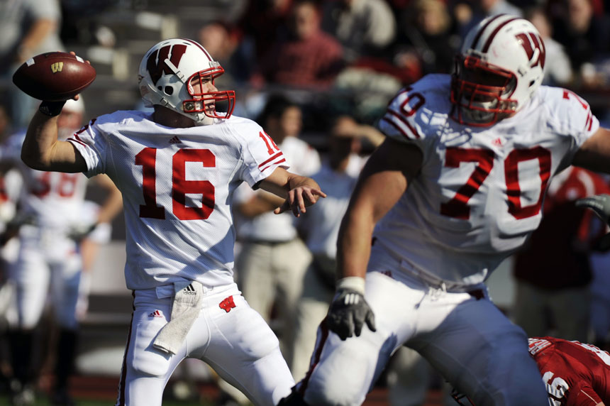 Wisconsin quarterback Scott Tolzien looks to throw during a football game on Saturday, Nov. 7, 2009, at Memorial Stadium.