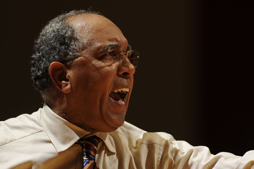 Minnesota coach Tubby Smith yells instructions to his players during a game on Sunday, Jan. 17, 2010, at Assembly Hall.
