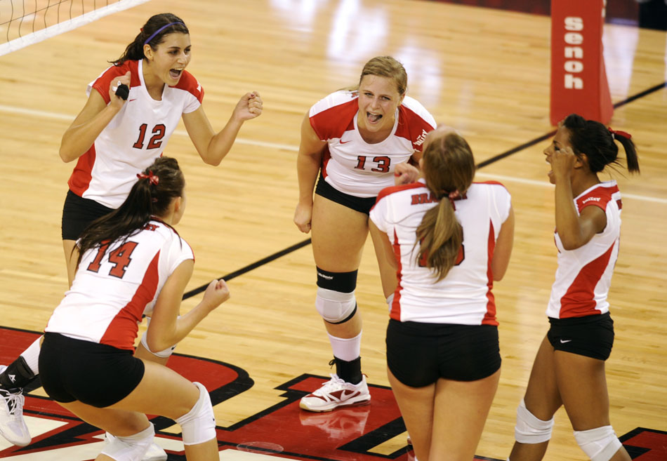 Bradley opens new stadium with volleyball win - James Brosher Photography