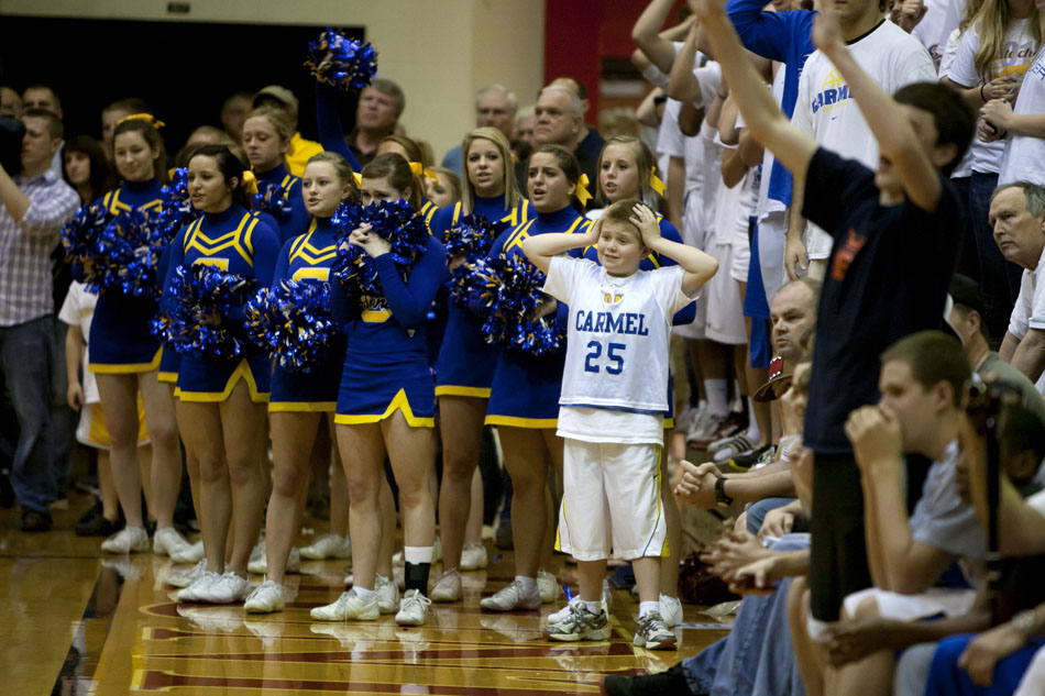 Carmel fans get nervous as Elkhart Memorial stages a late comeback during a Class 4A semistate on Saturday, March 17, 2012, at Huntington North High School in Huntington, Ind. (James Brosher/South Bend Tribune)